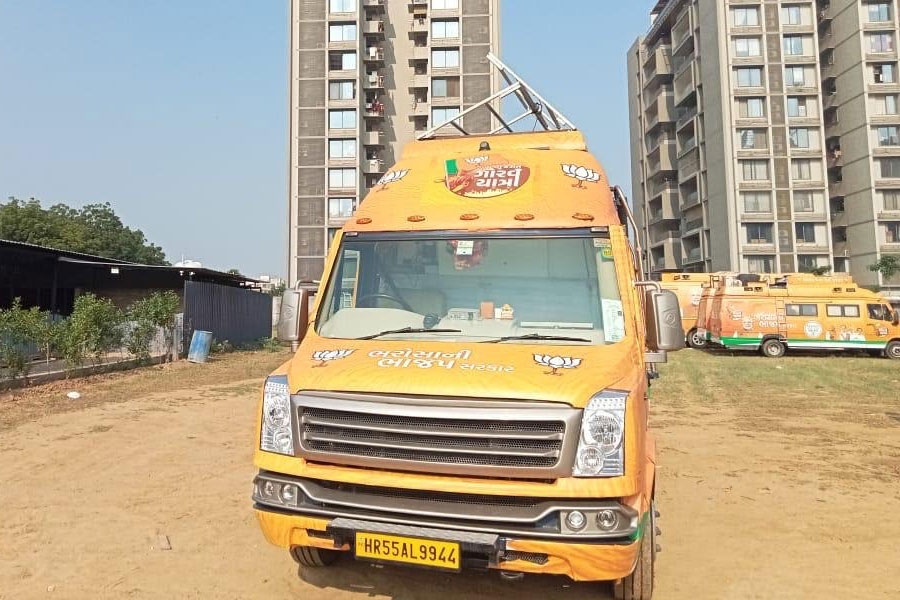 Election Campaigning Van on Rent Delhi, Election Campaign Advertising Van Hire Delhi