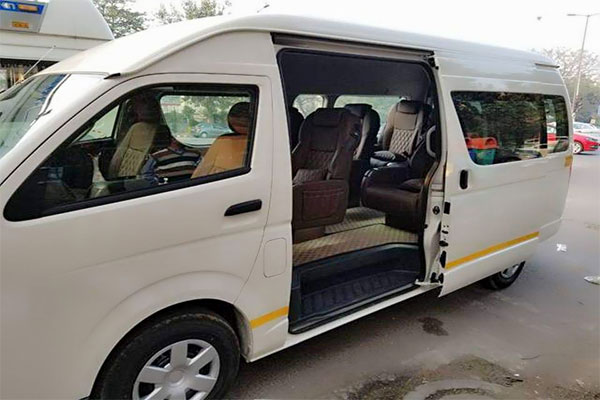 toyota van 7 seater