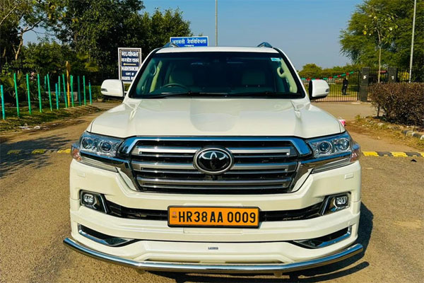Land Cruiser Luxury Car Hire Delhi - Car Rental Delhi