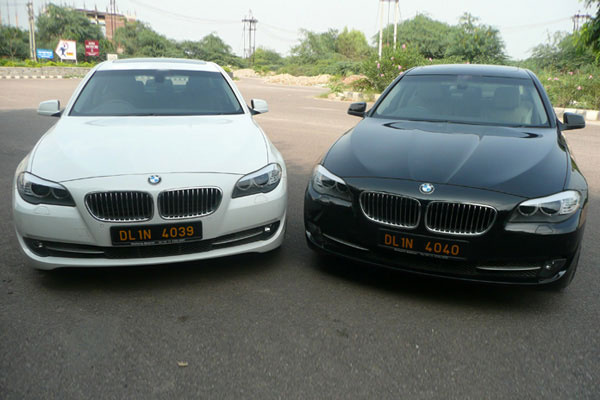 Chrysler Stretched Limousine - Luxury Taxi Company - Car Rental Delhi